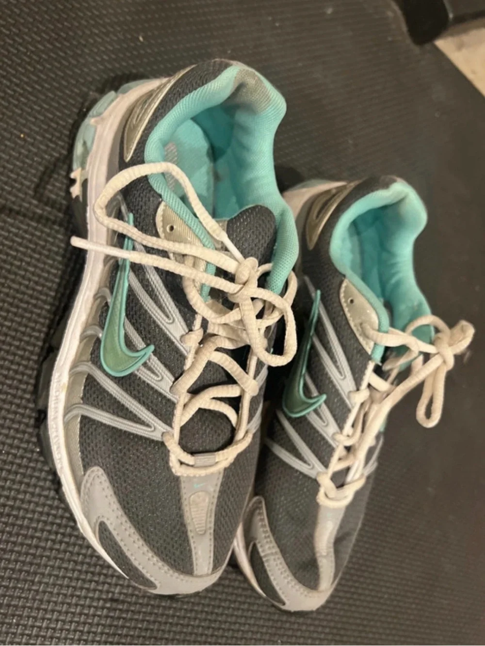 Nike Women's Athletic Sneakers in Teal and Gray